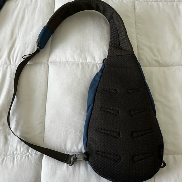 OSPREY Navy and Light Gray Mini Bag - Picture 7 of 7